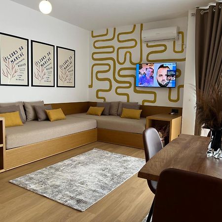Flora Apartments Sarande Ngoại thất bức ảnh